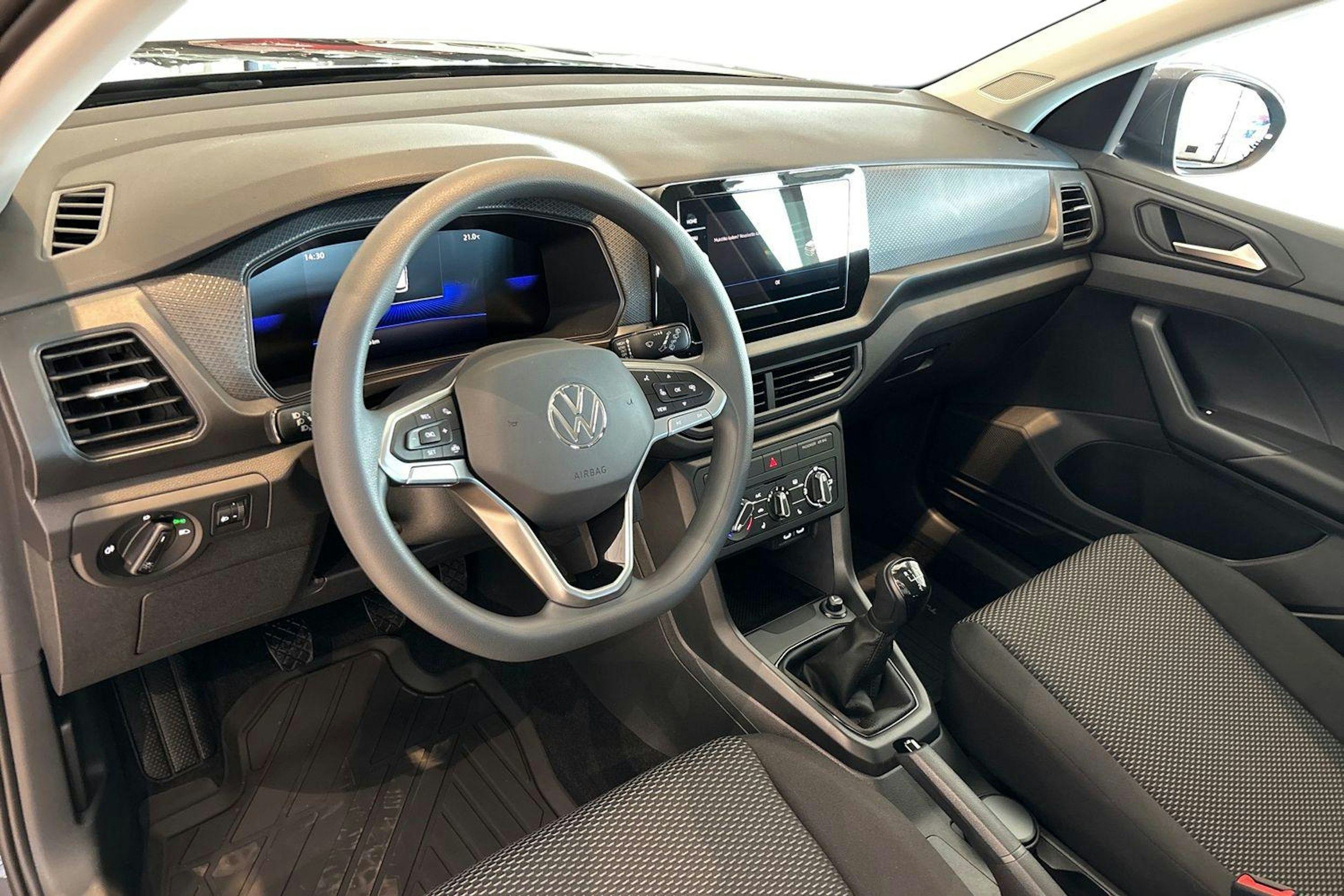 harmaa Volkswagen T-Cross 2025 kuva 6.