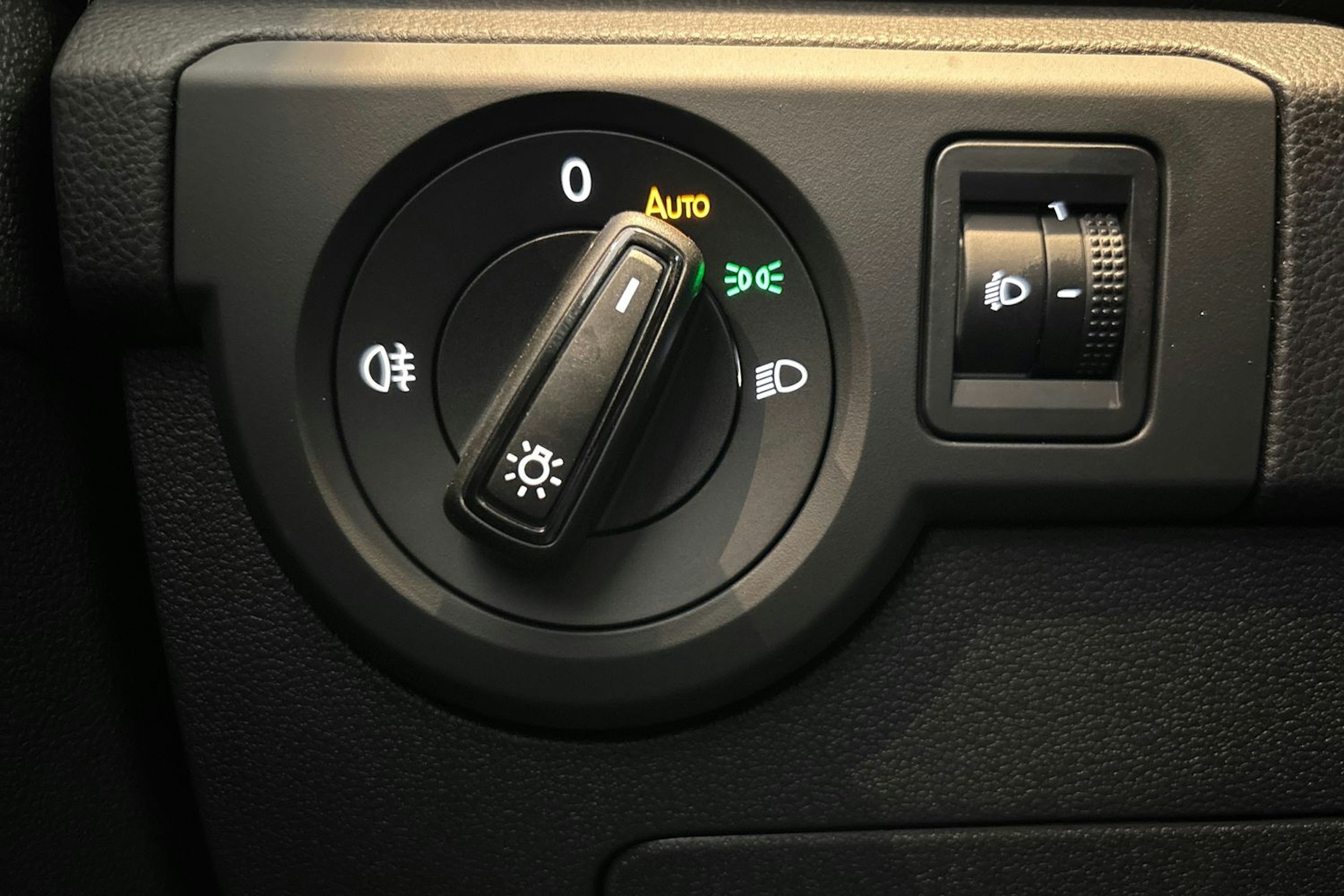 harmaa Volkswagen T-Cross 2025 kuva 14.