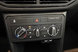 harmaa Volkswagen T-Cross 2025 kuva 17.