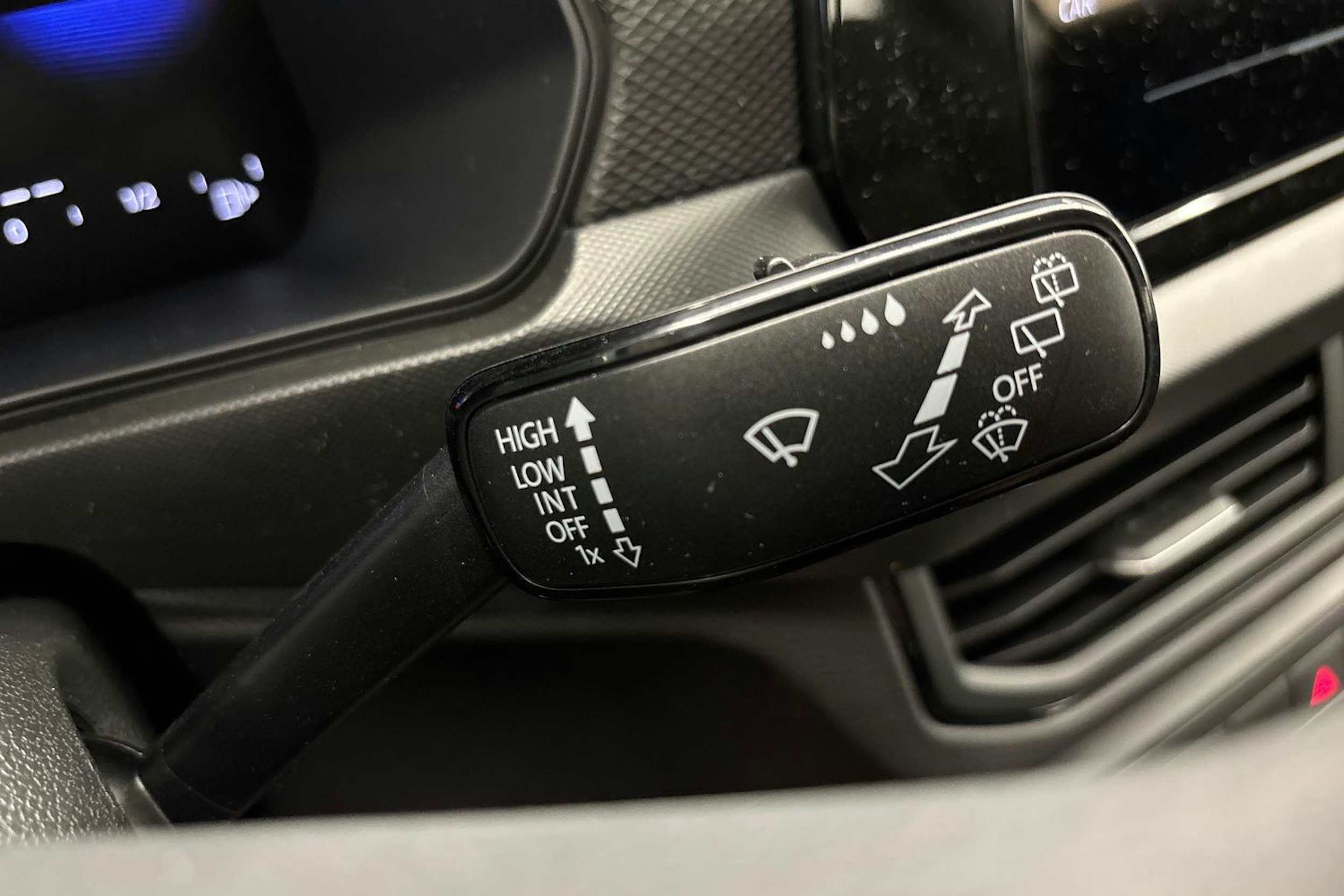 met. harmaa Volkswagen T-Cross 2025 kuva 12.