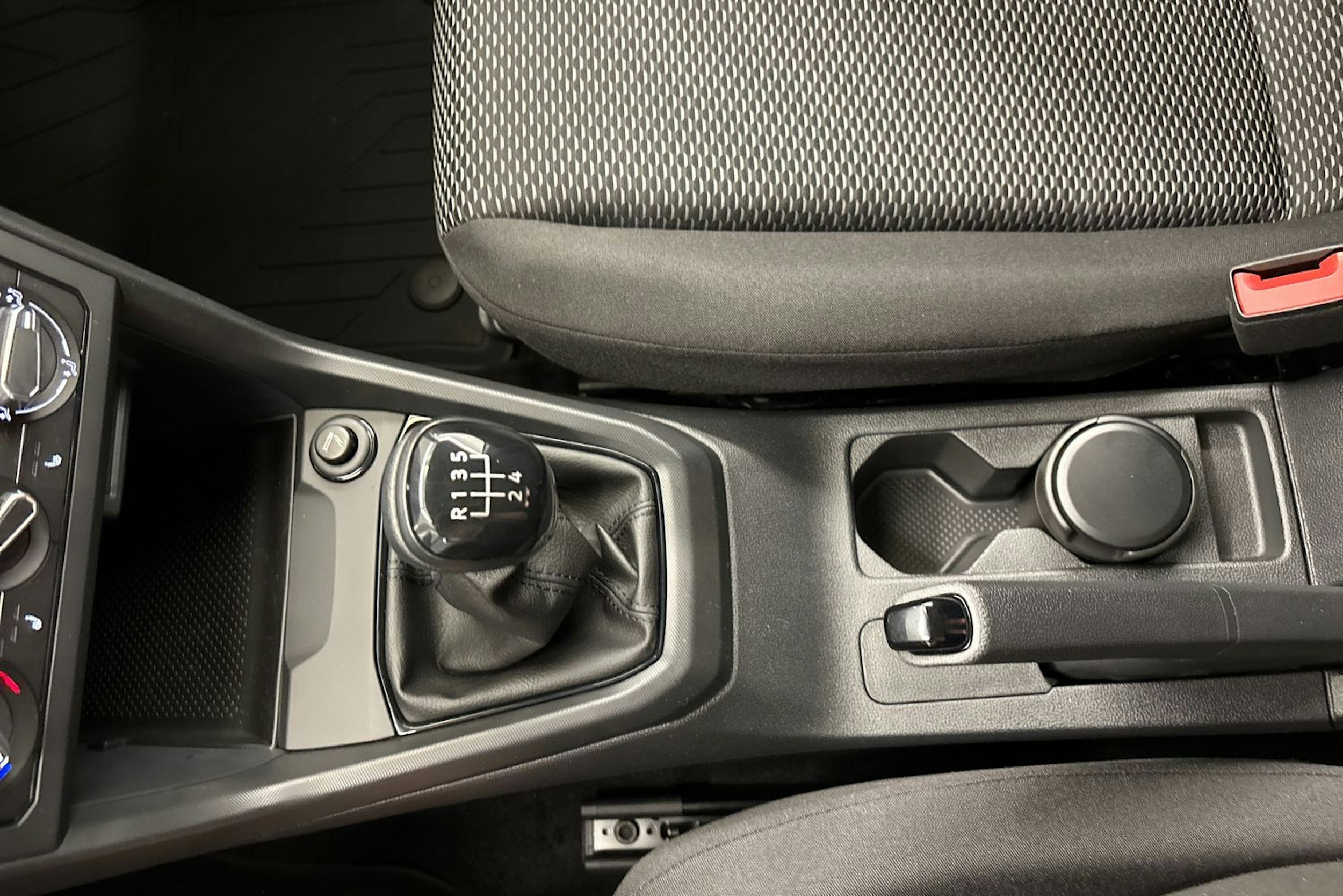 met. harmaa Volkswagen T-Cross 2025 kuva 16.