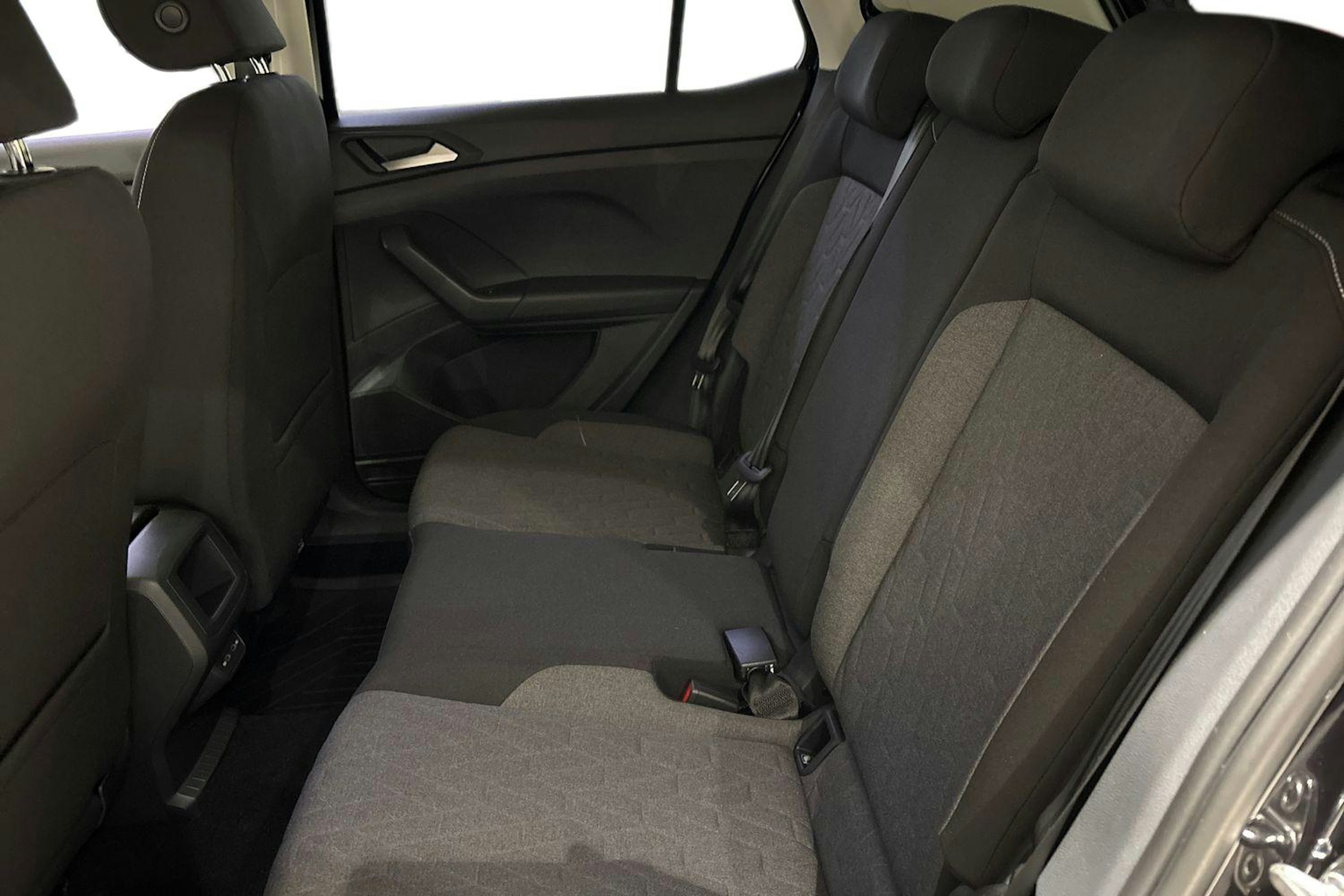 musta Volkswagen T-Cross 2025 kuva 8.