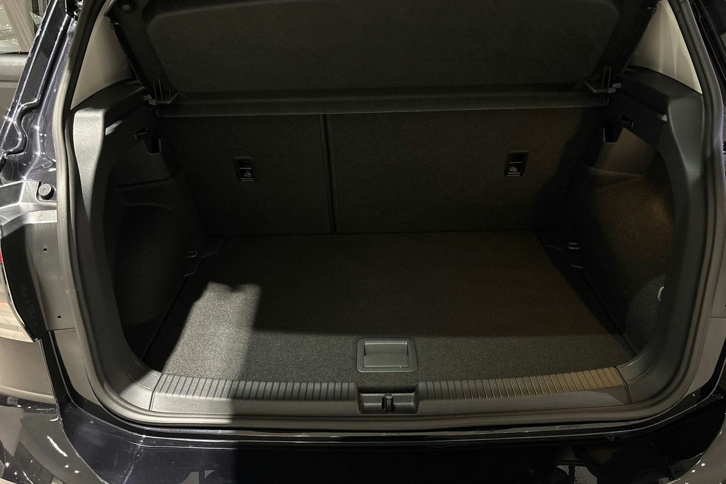 musta Volkswagen T-Cross 2025 kuva 11.