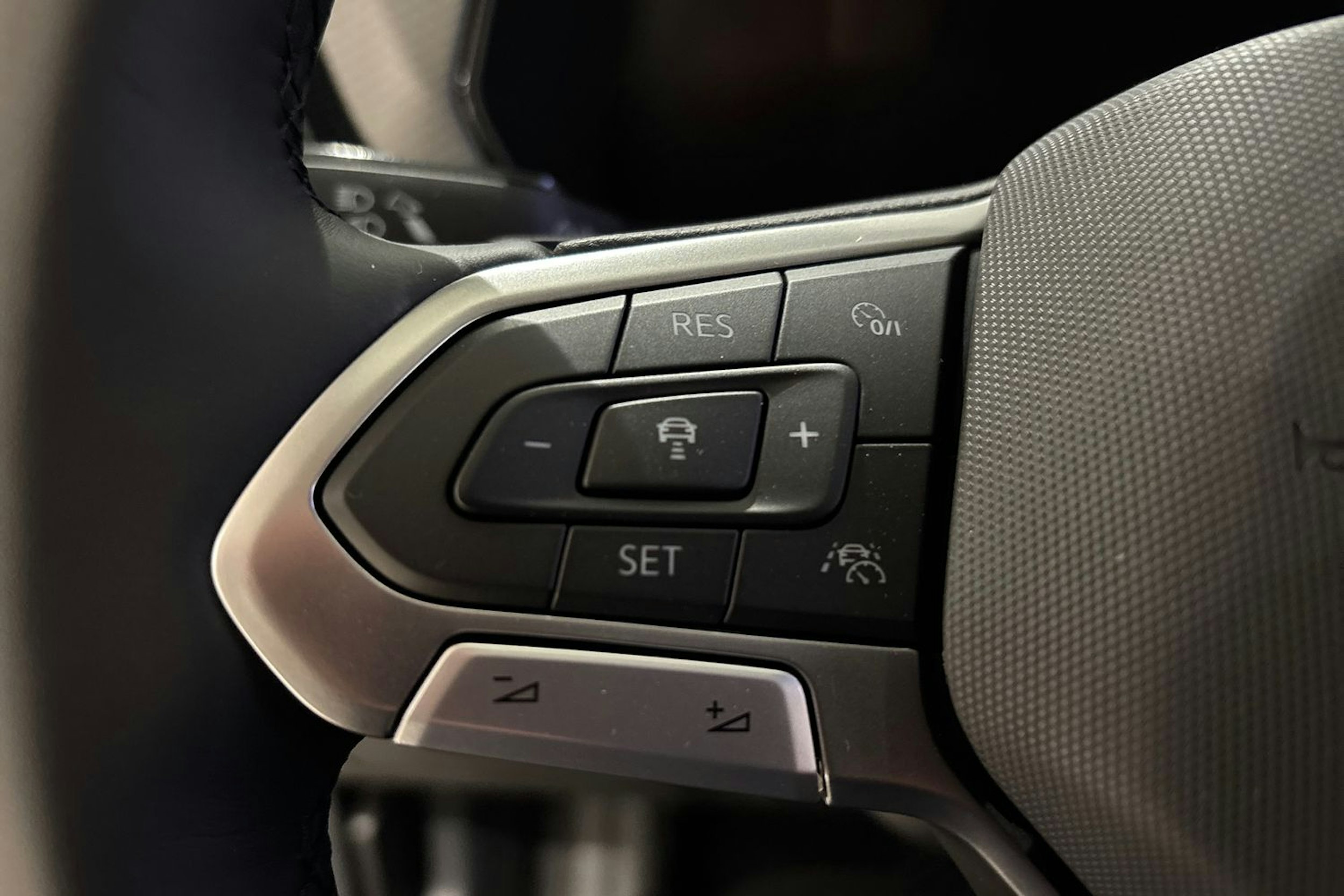 musta Volkswagen T-Cross 2025 kuva 13.