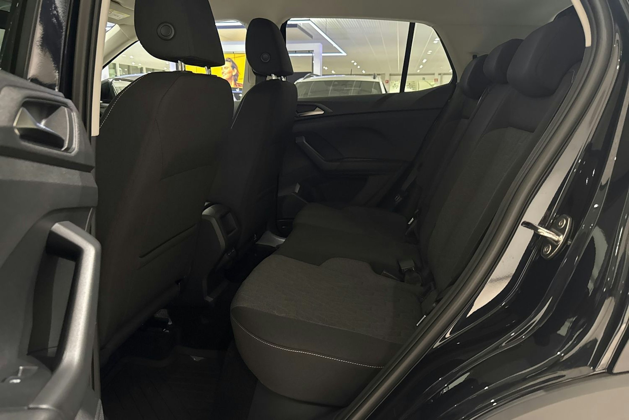 musta Volkswagen T-Cross 2025 kuva 12.