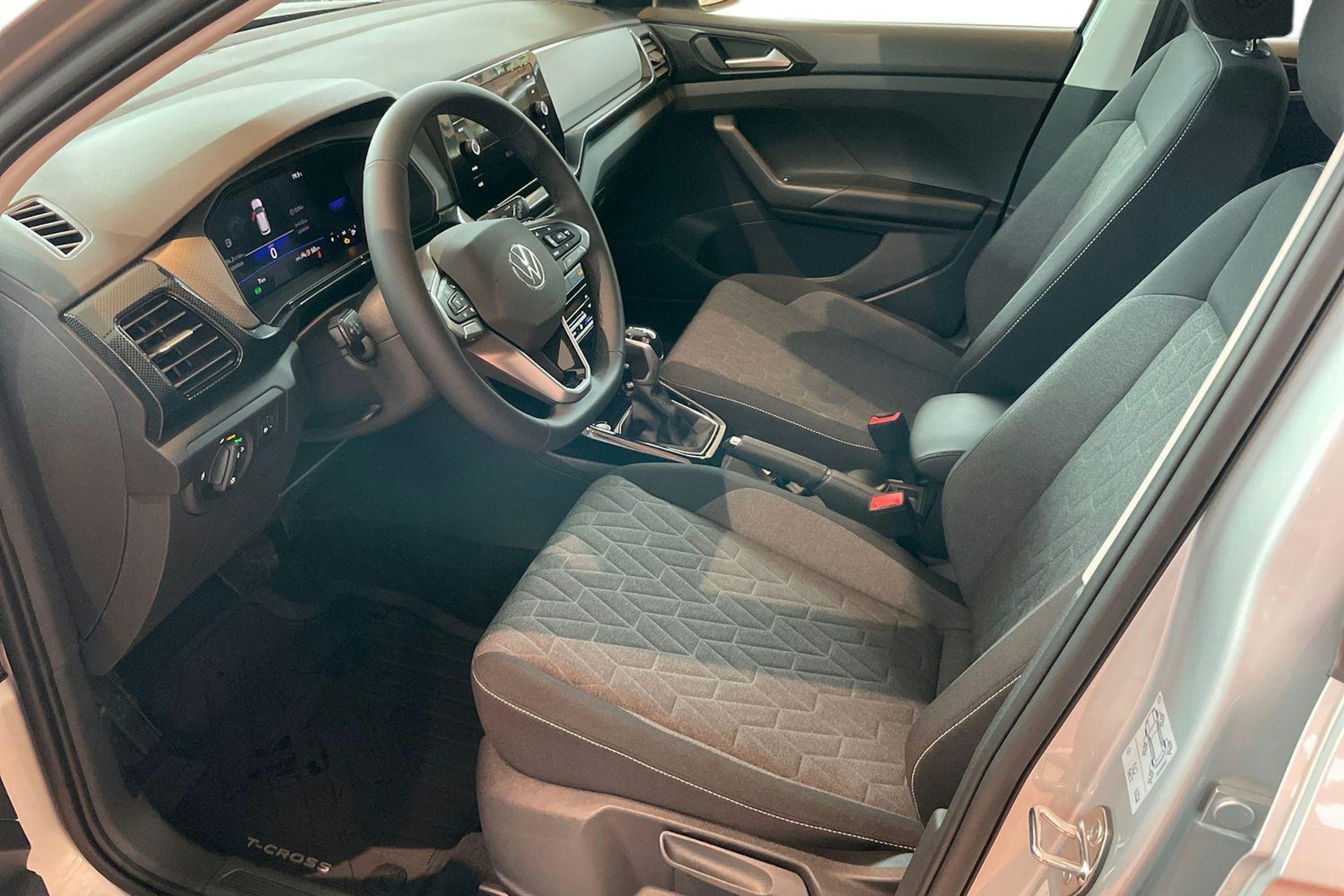 harmaa Volkswagen T-Cross 2025 kuva 6.