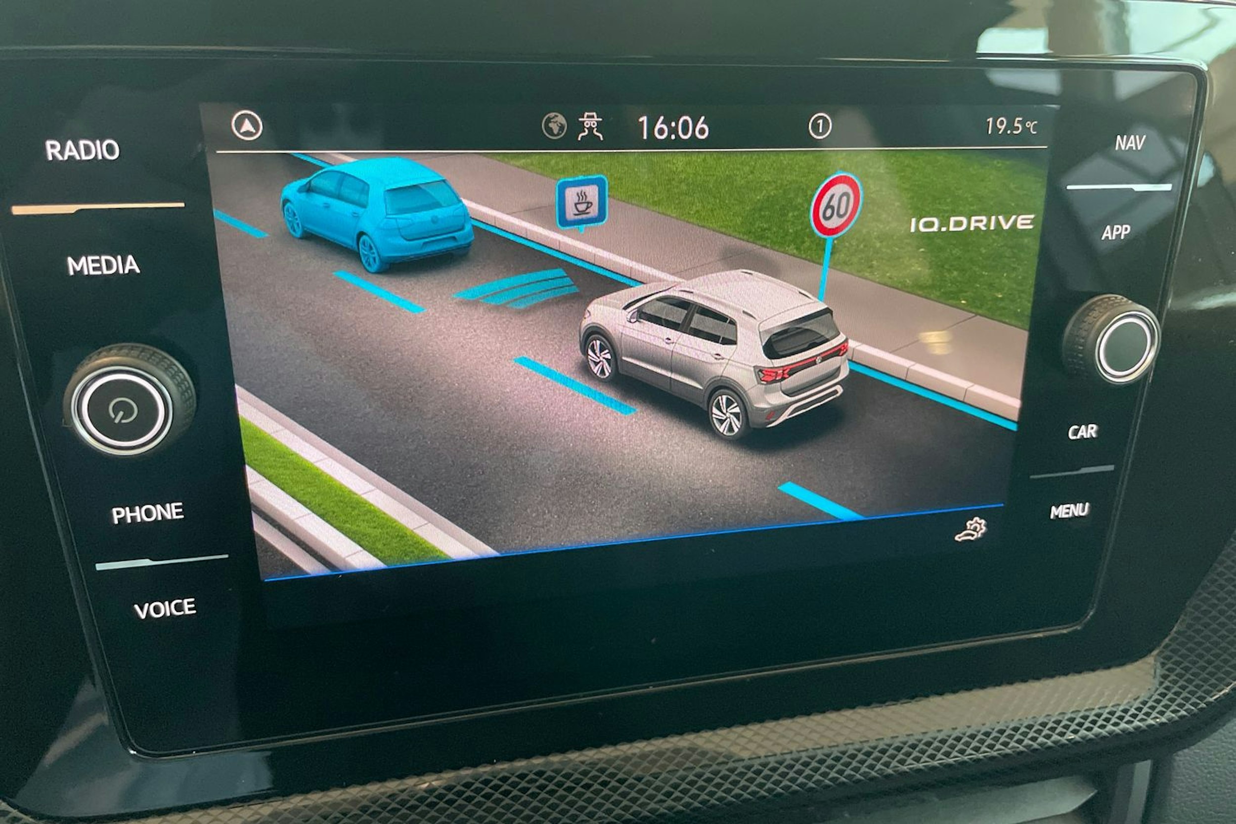 harmaa Volkswagen T-Cross 2025 kuva 15.