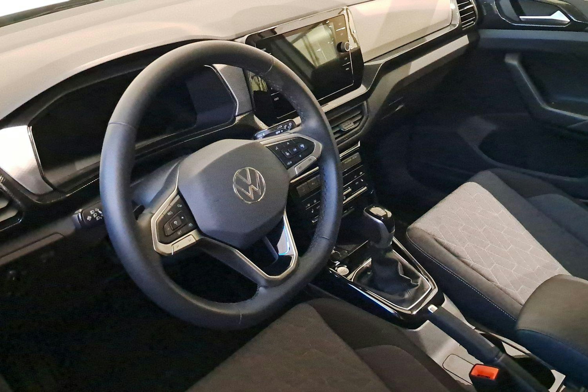 harmaa Volkswagen T-Cross 2025 kuva 6.