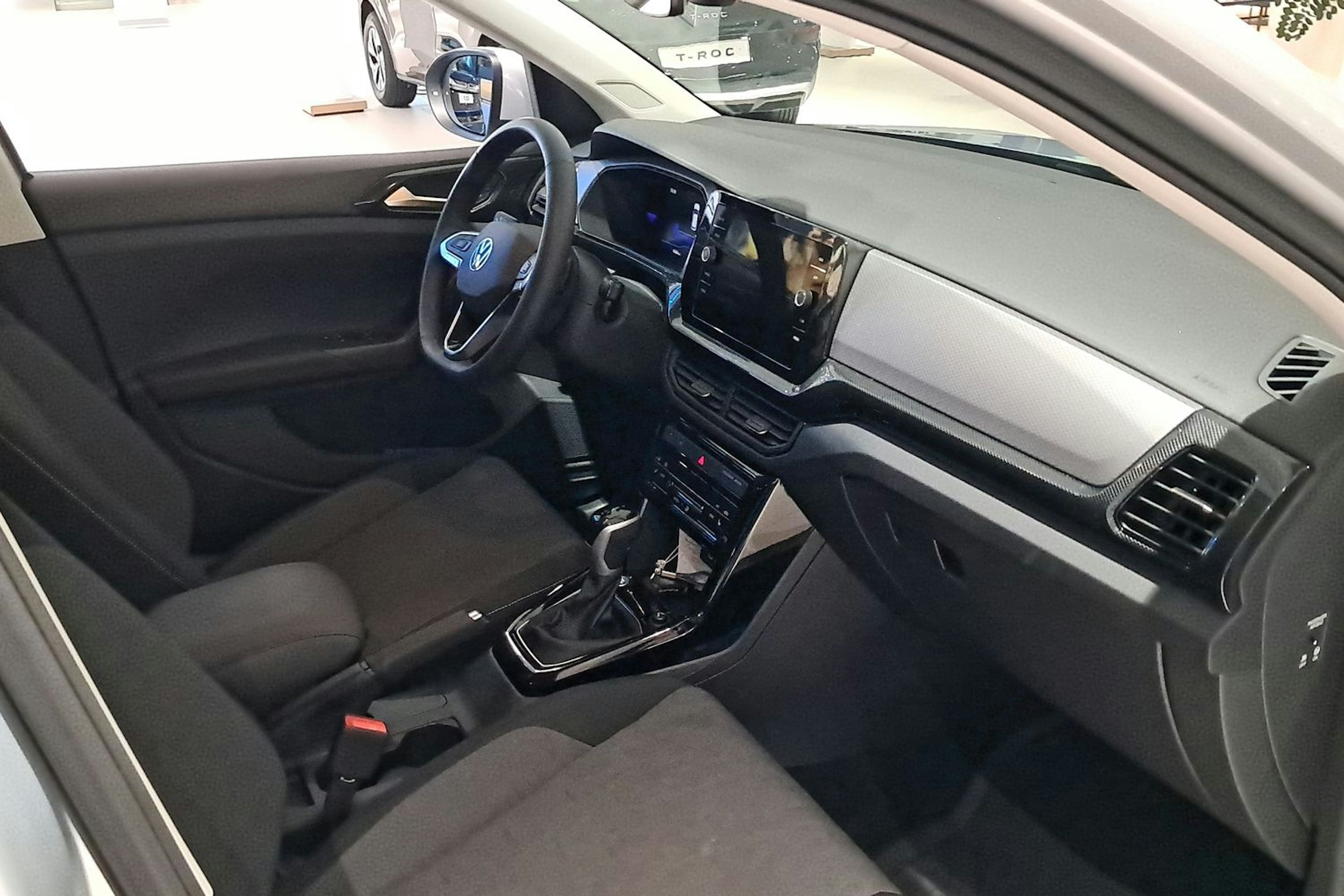 harmaa Volkswagen T-Cross 2025 kuva 15.