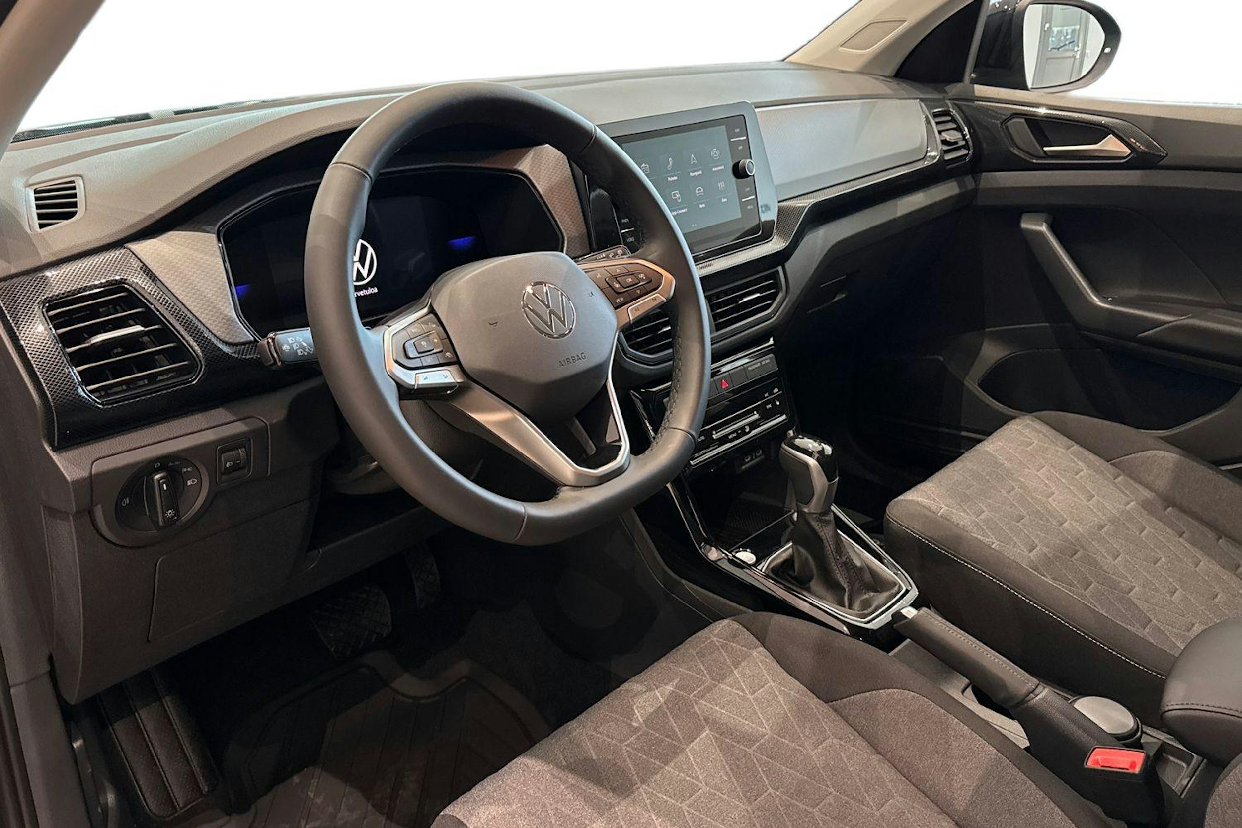 met. musta Volkswagen T-Cross 2025 kuva 6.
