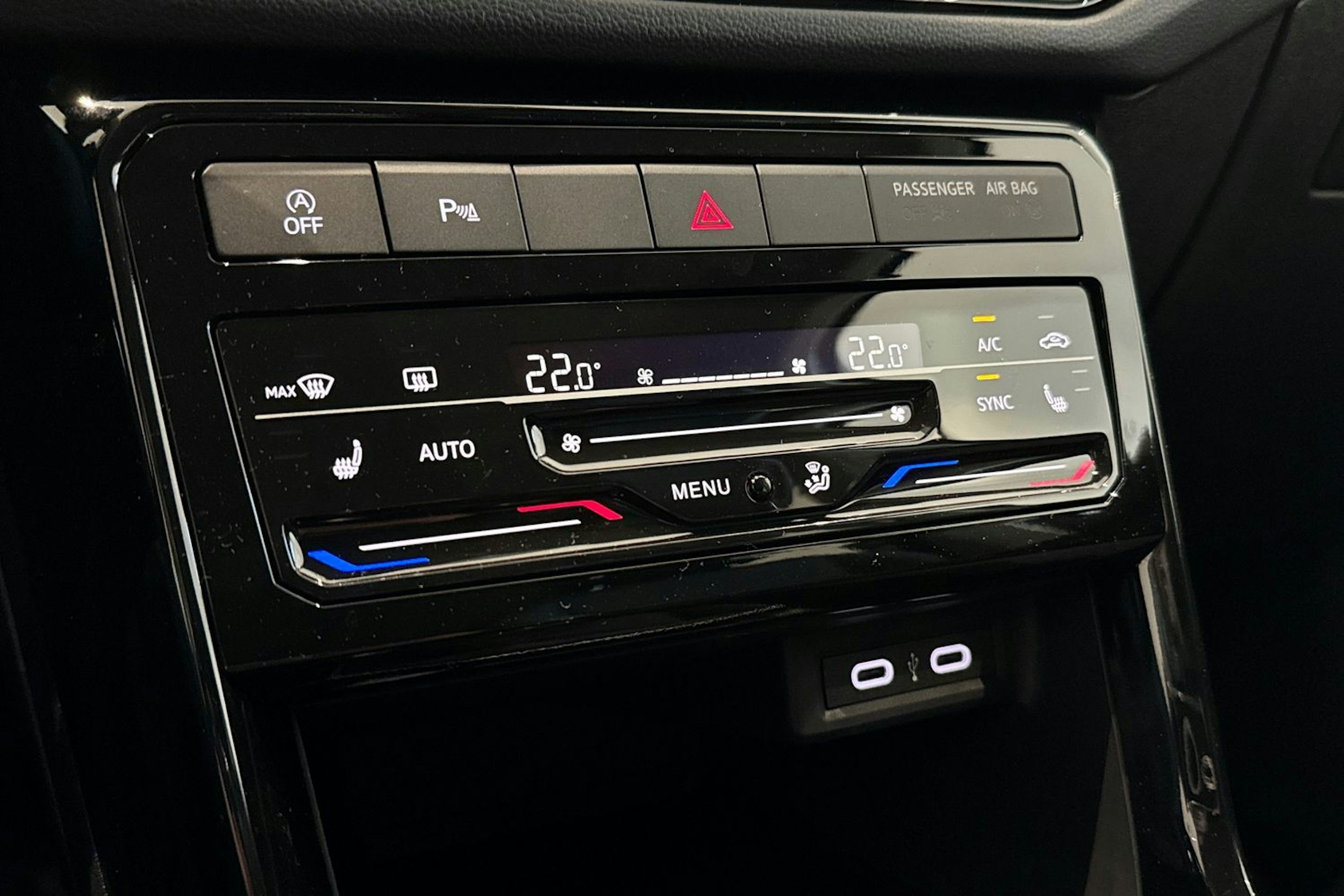 met. musta Volkswagen T-Cross 2025 kuva 17.