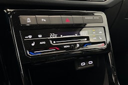 met. musta Volkswagen T-Cross 2025 kuva 17.
