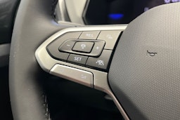 musta Volkswagen T-Cross 2025 kuva 8.