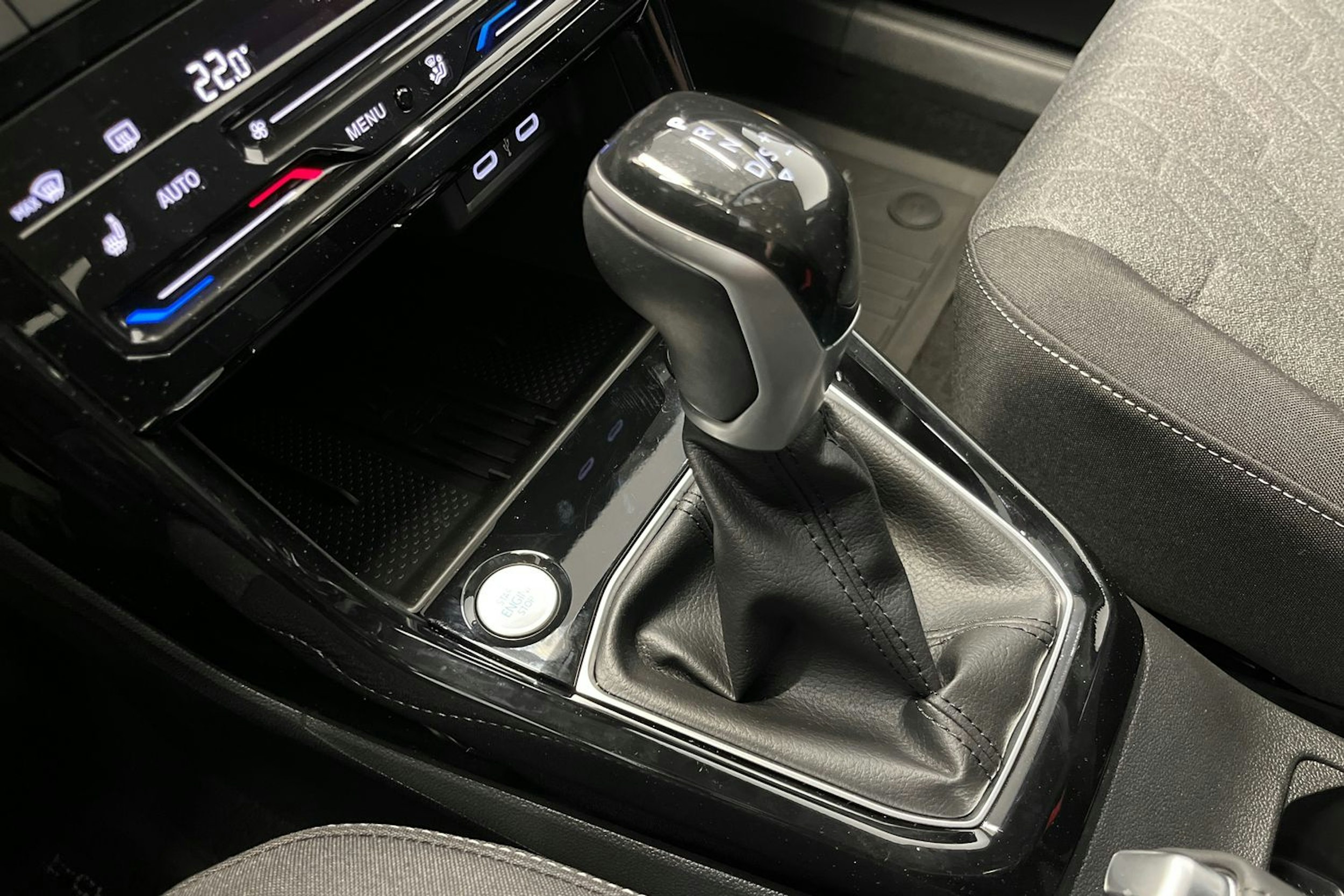 musta Volkswagen T-Cross 2025 kuva 12.