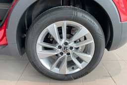 punainen Volkswagen T-Cross 2025 kuva 10.