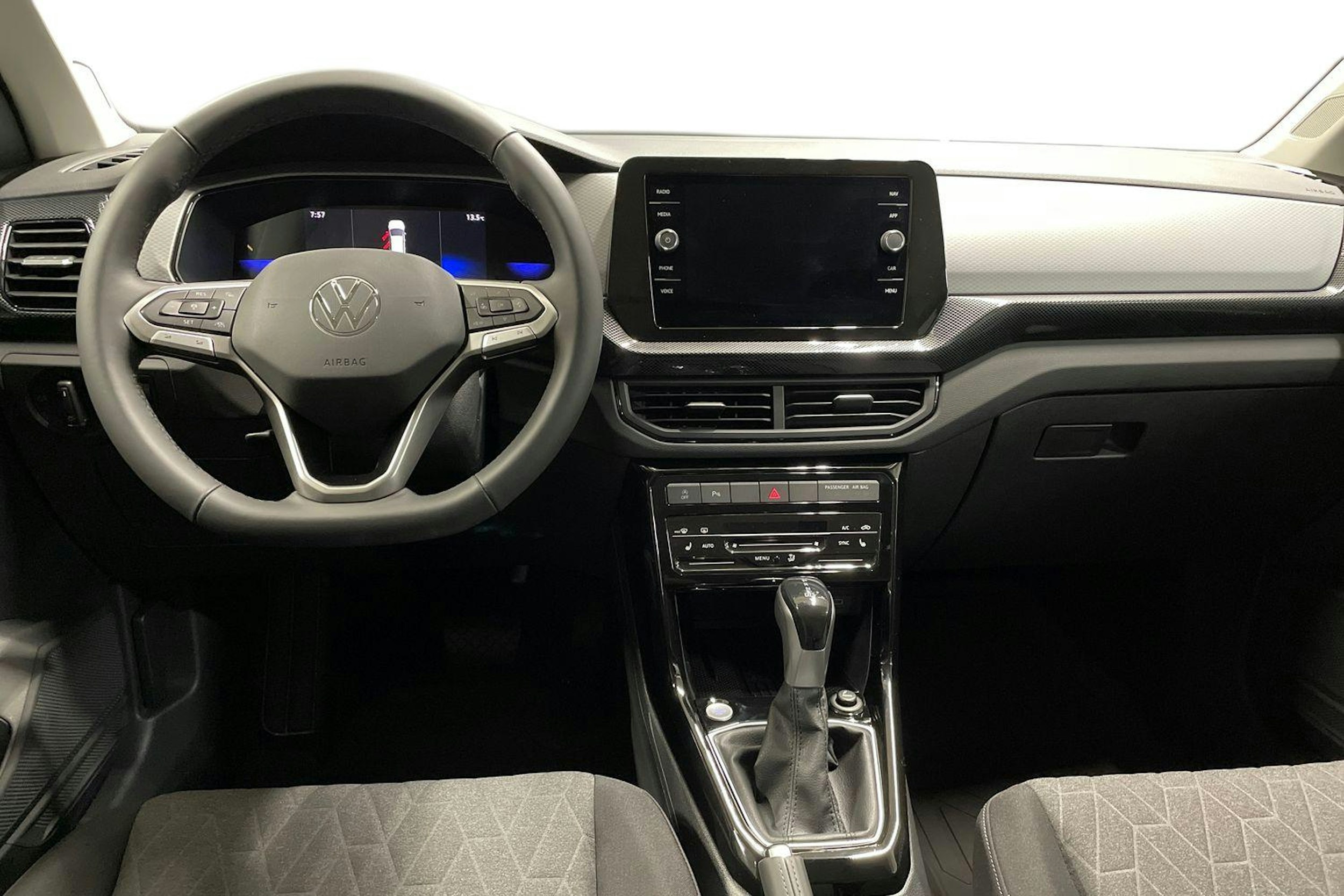 harmaa Volkswagen T-Cross 2025 kuva 9.