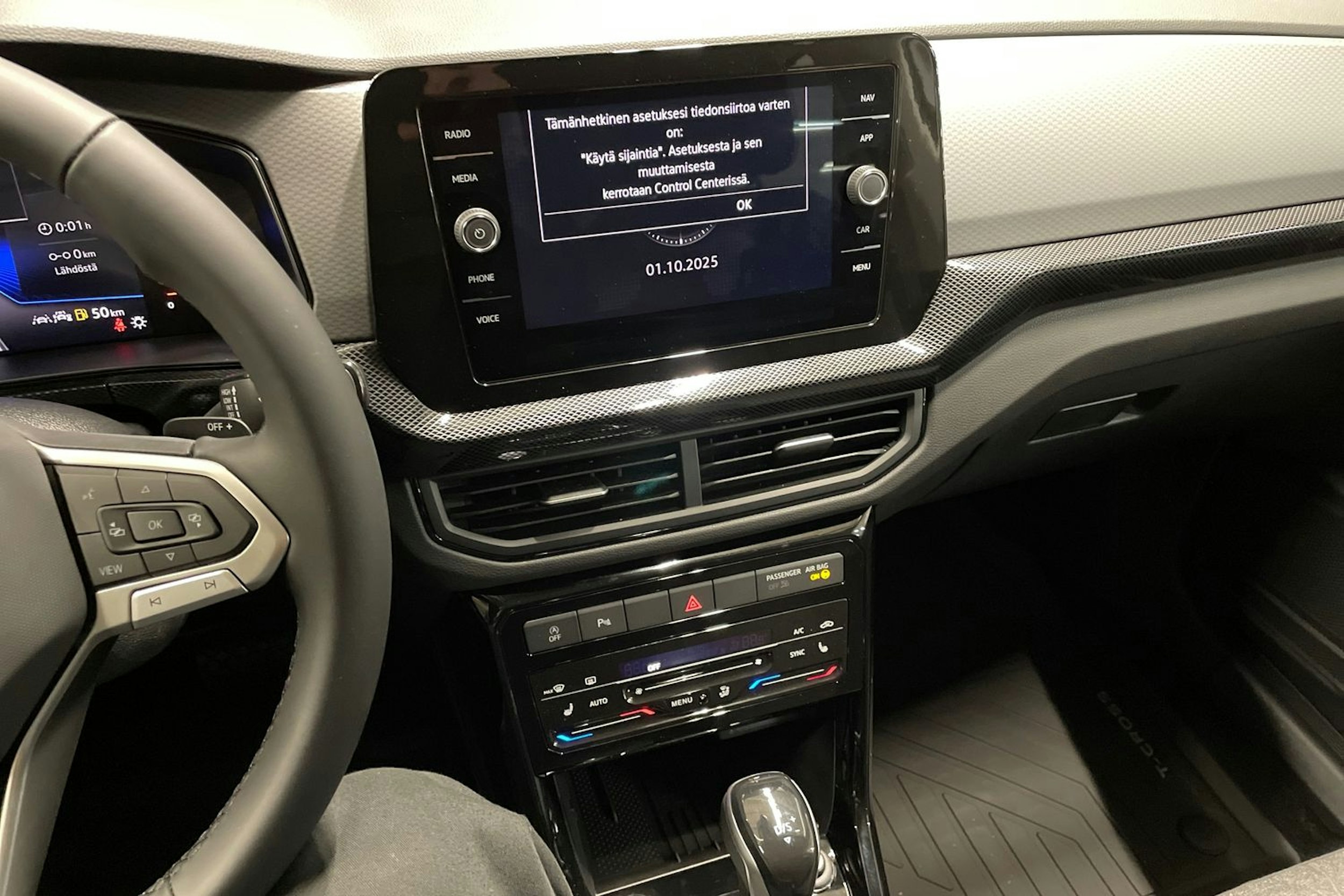 harmaa Volkswagen T-Cross 2025 kuva 16.