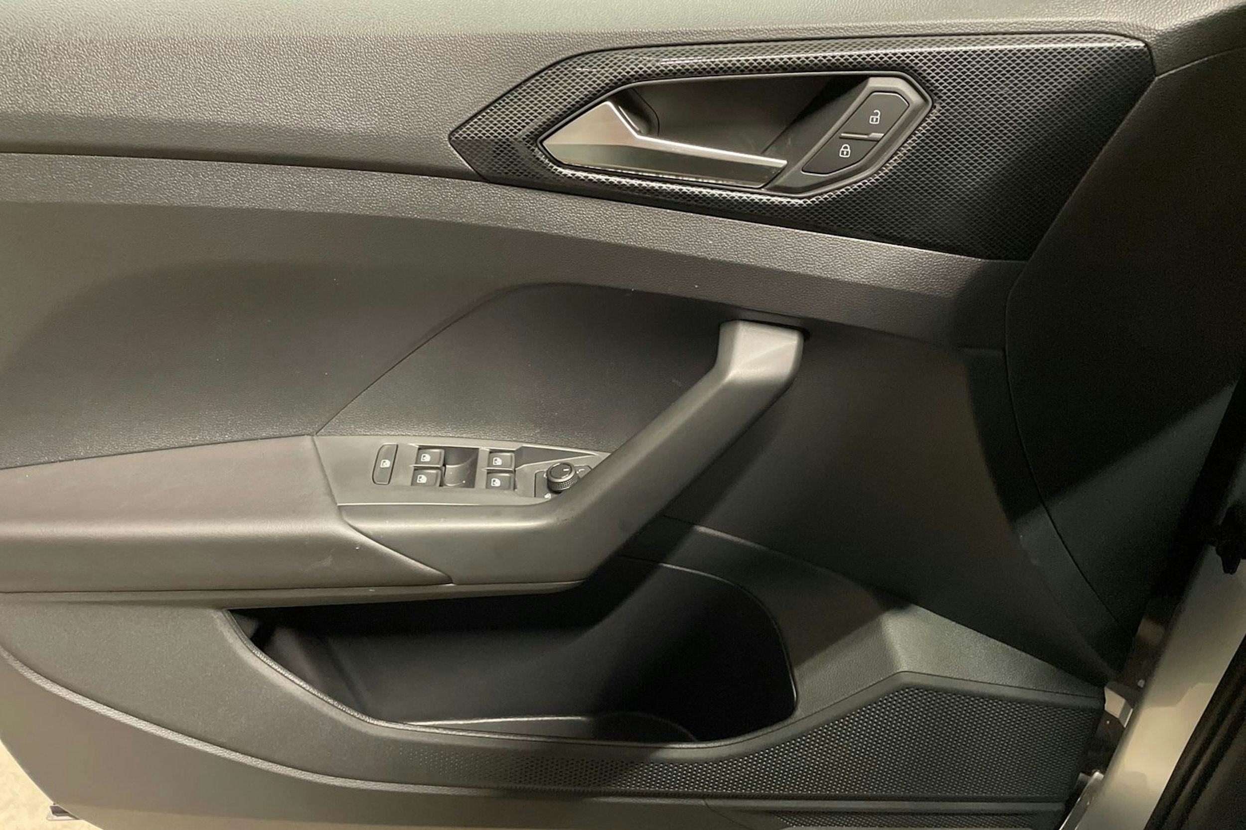 harmaa Volkswagen T-Cross 2025 kuva 17.