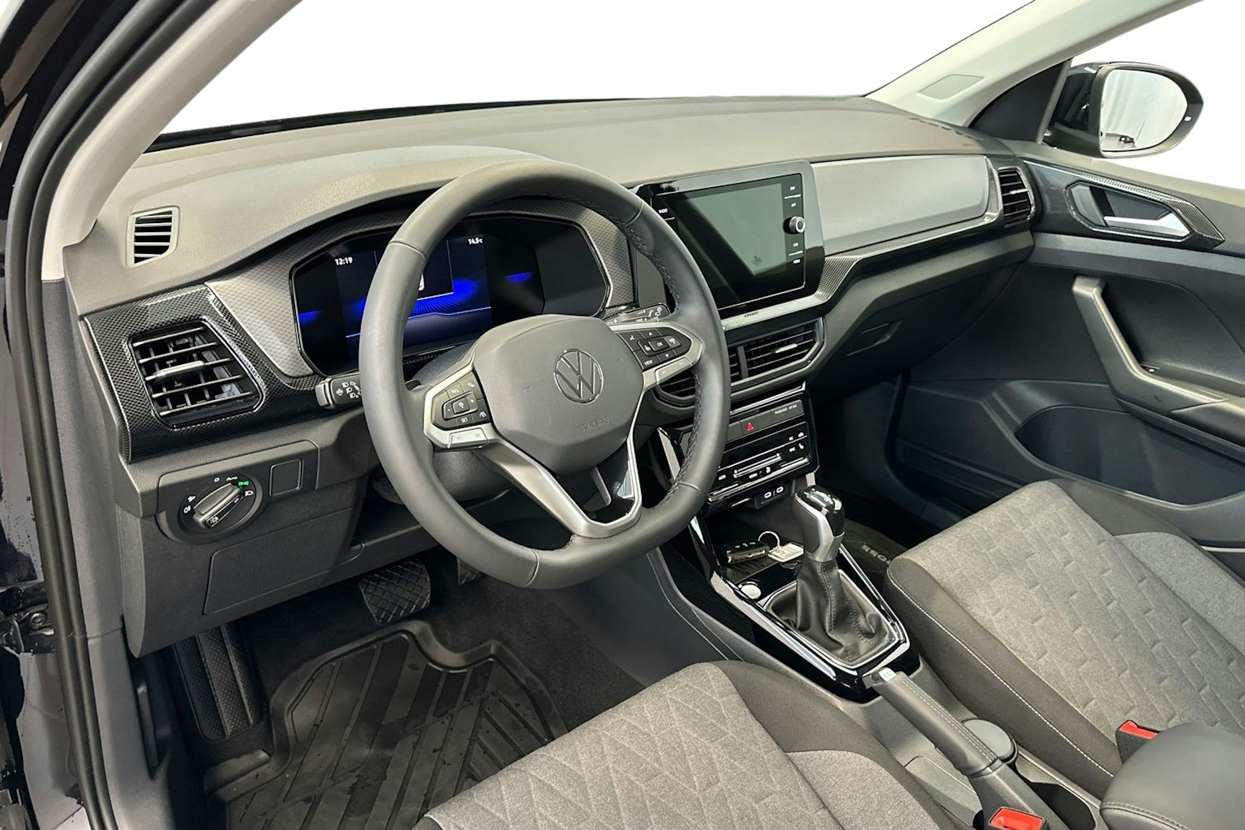 musta Volkswagen T-Cross 2025 kuva 6.