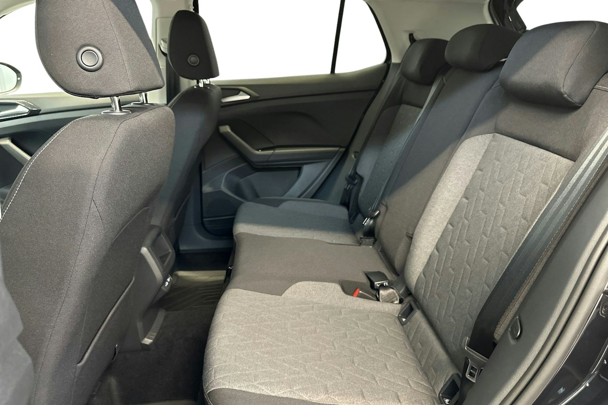 musta Volkswagen T-Cross 2025 kuva 8.