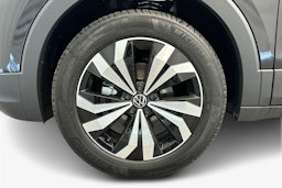 musta Volkswagen T-Cross 2025 kuva 9.