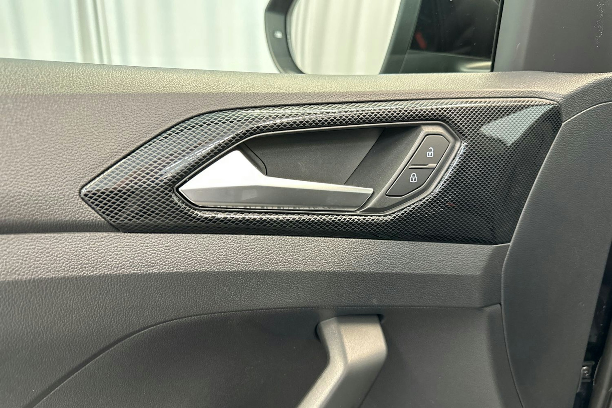 musta Volkswagen T-Cross 2025 kuva 12.