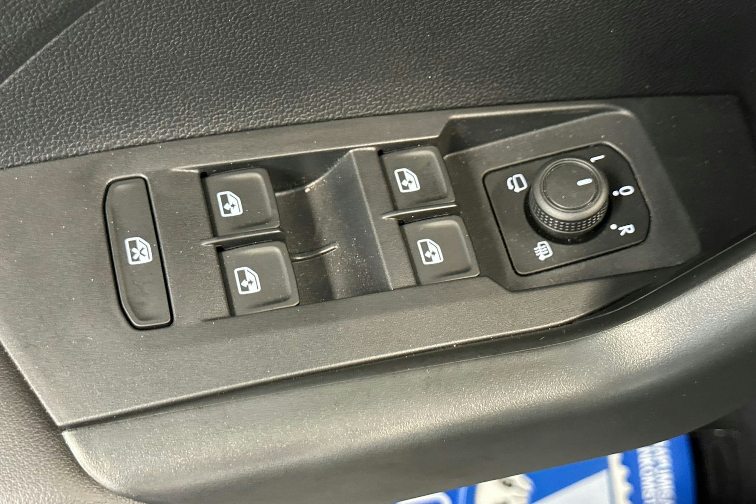 musta Volkswagen T-Cross 2025 kuva 13.