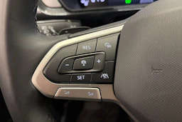 harmaa Volkswagen T-Cross 2025 kuva 18.