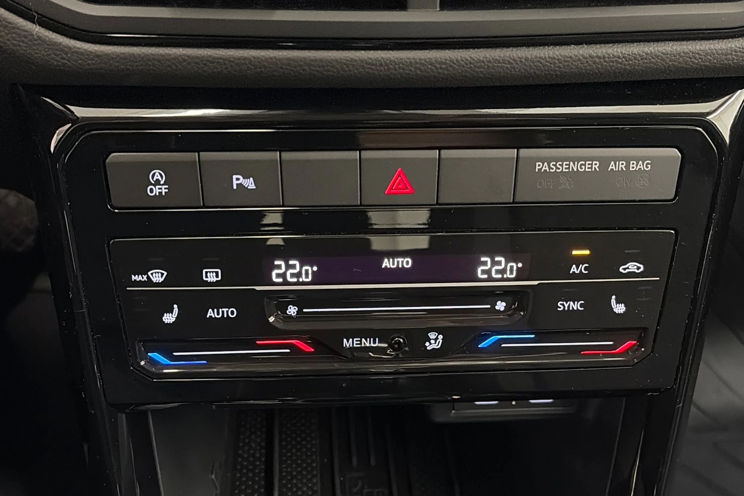 harmaa Volkswagen T-Cross 2025 kuva 24.