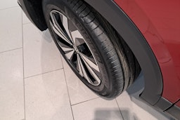 punainen Volkswagen T-Cross 2025 kuva 10.