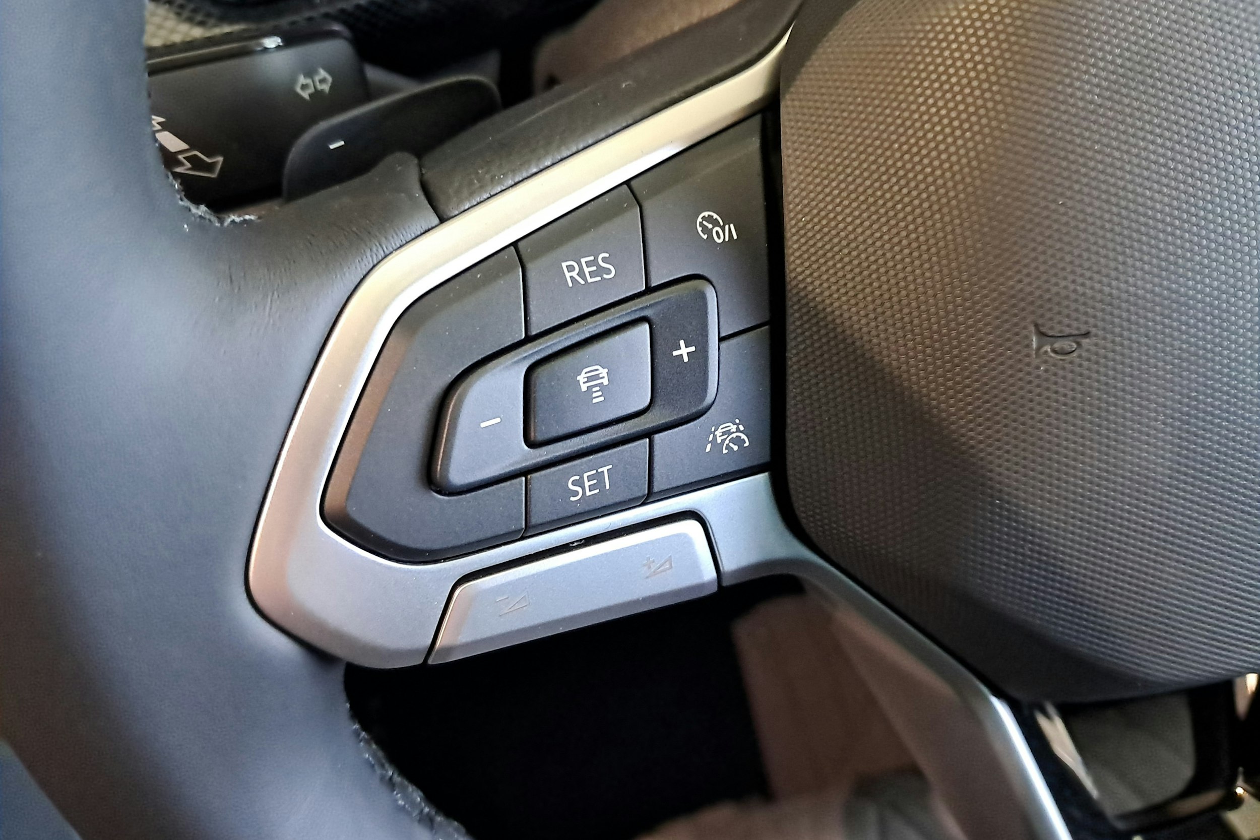 punainen Volkswagen T-Cross 2025 kuva 11.