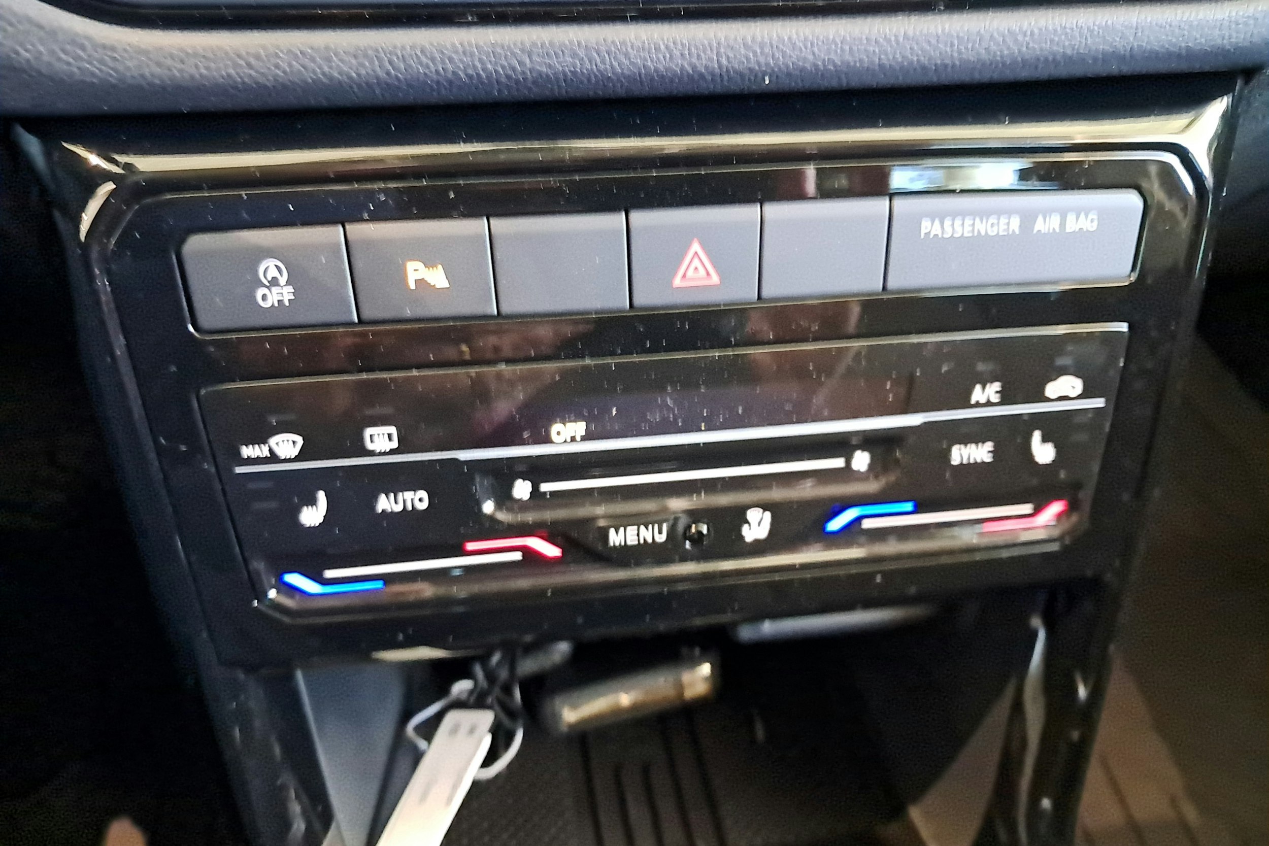punainen Volkswagen T-Cross 2025 kuva 12.