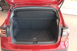 punainen Volkswagen T-Cross 2025 kuva 15.