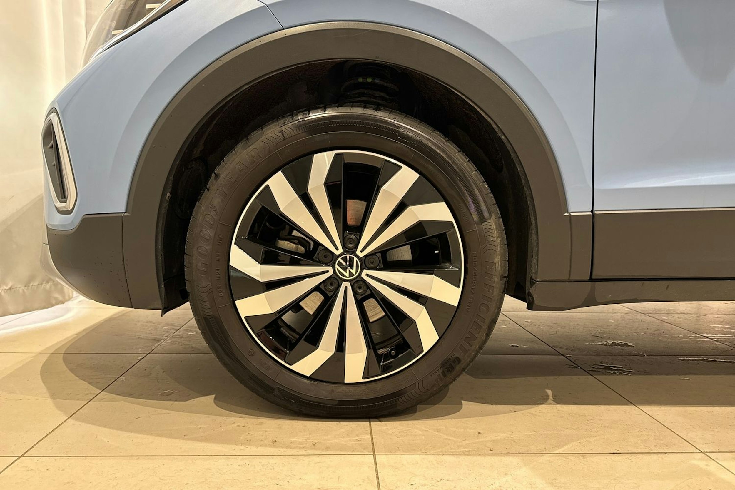 met. sininen Volkswagen T-Cross 2025 kuva 9.