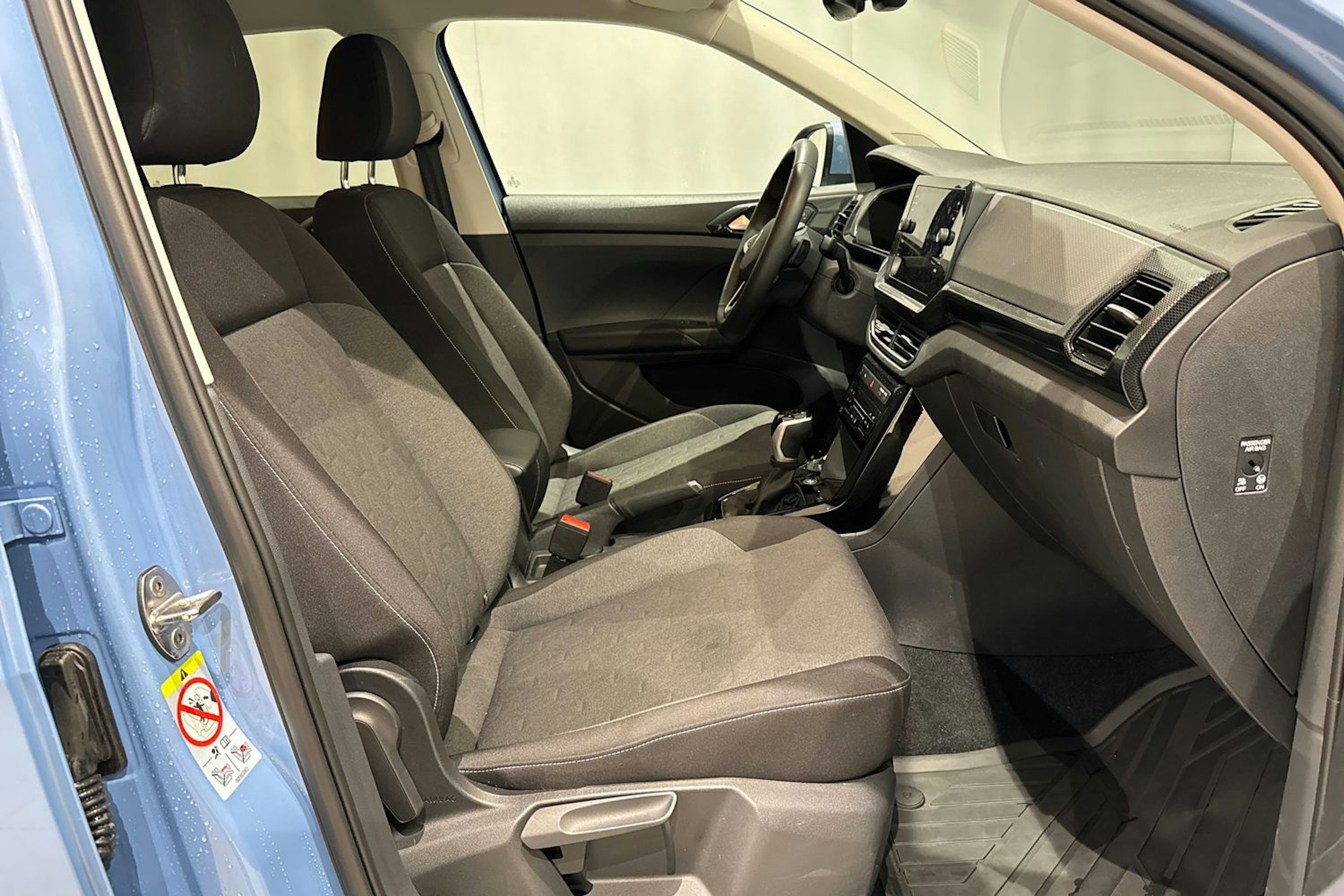 met. sininen Volkswagen T-Cross 2025 kuva 11.