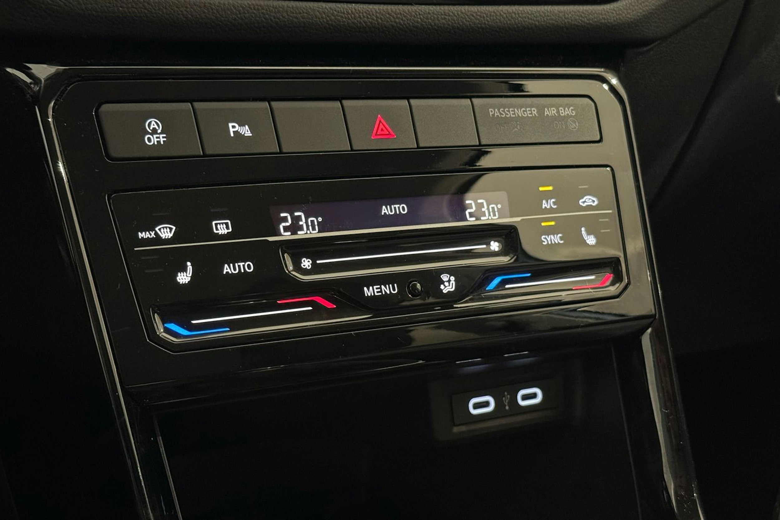met. sininen Volkswagen T-Cross 2025 kuva 20.