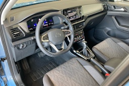 sininen Volkswagen T-Cross 2025 kuva 6.