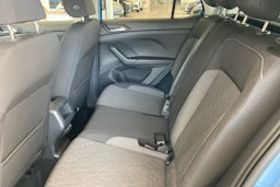 sininen Volkswagen T-Cross 2025 kuva 8.