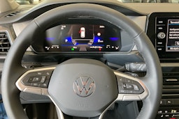 sininen Volkswagen T-Cross 2025 kuva 13.