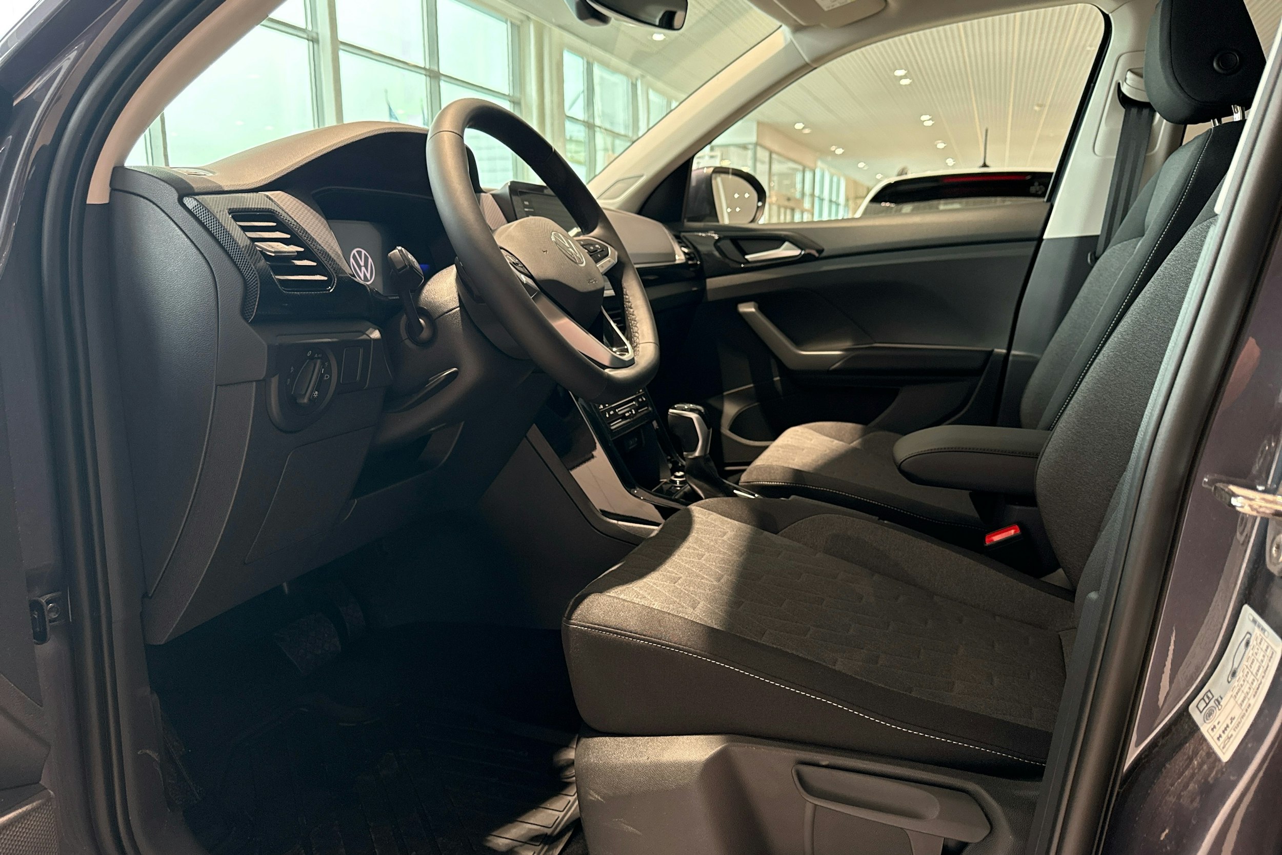 harmaa Volkswagen T-Cross 2025 kuva 6.