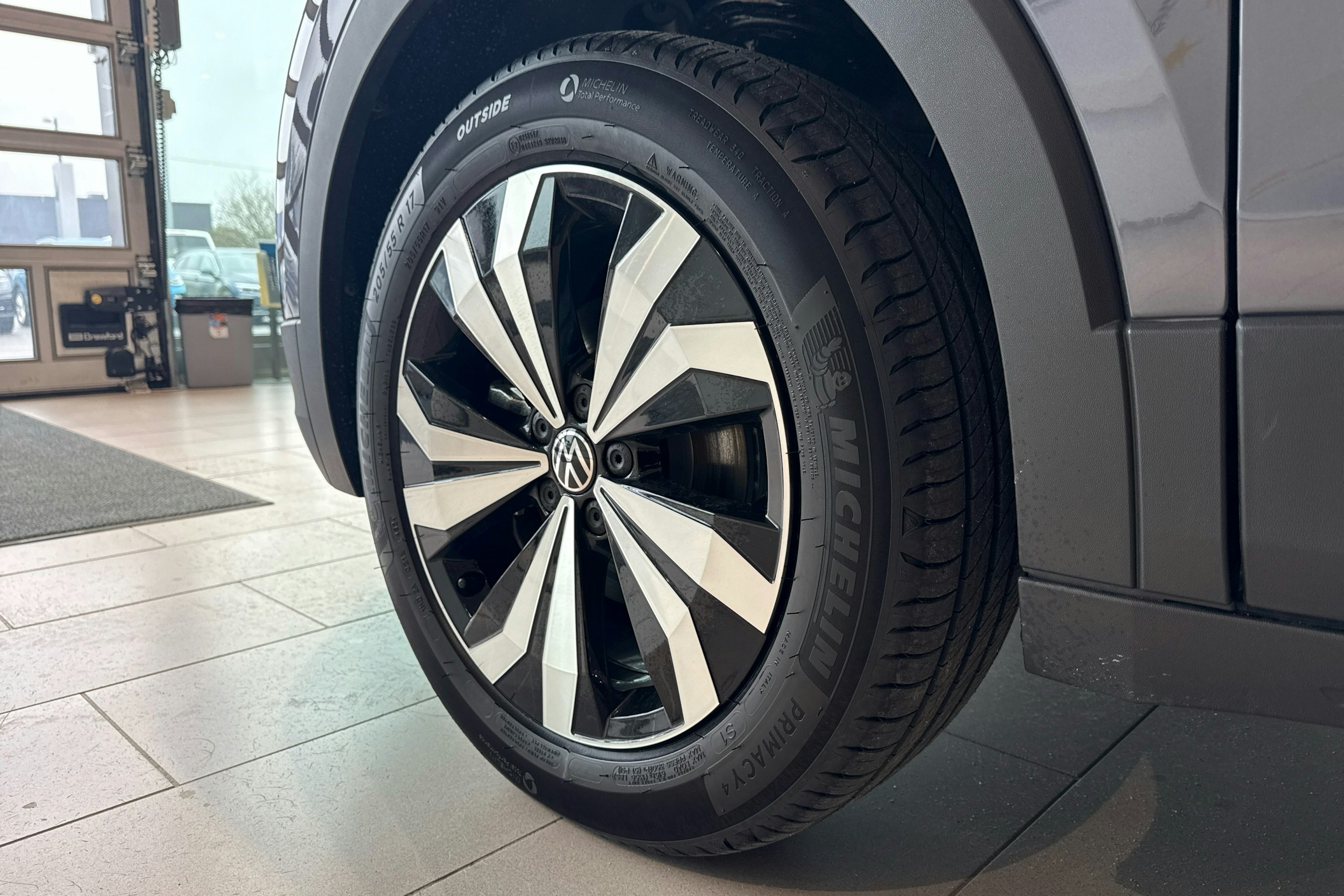 harmaa Volkswagen T-Cross 2025 kuva 10.