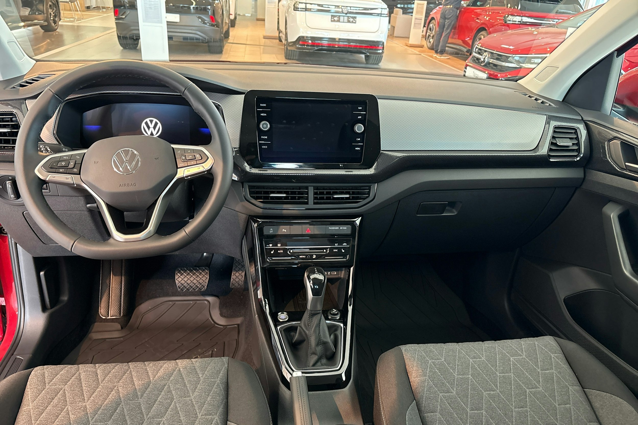 punainen Volkswagen T-Cross 2025 kuva 7.