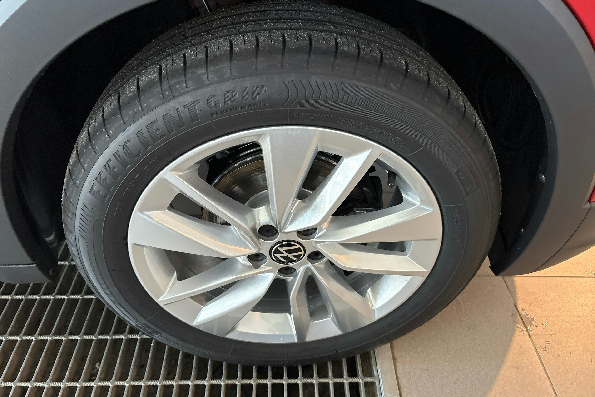 punainen Volkswagen T-Cross 2025 kuva 9.