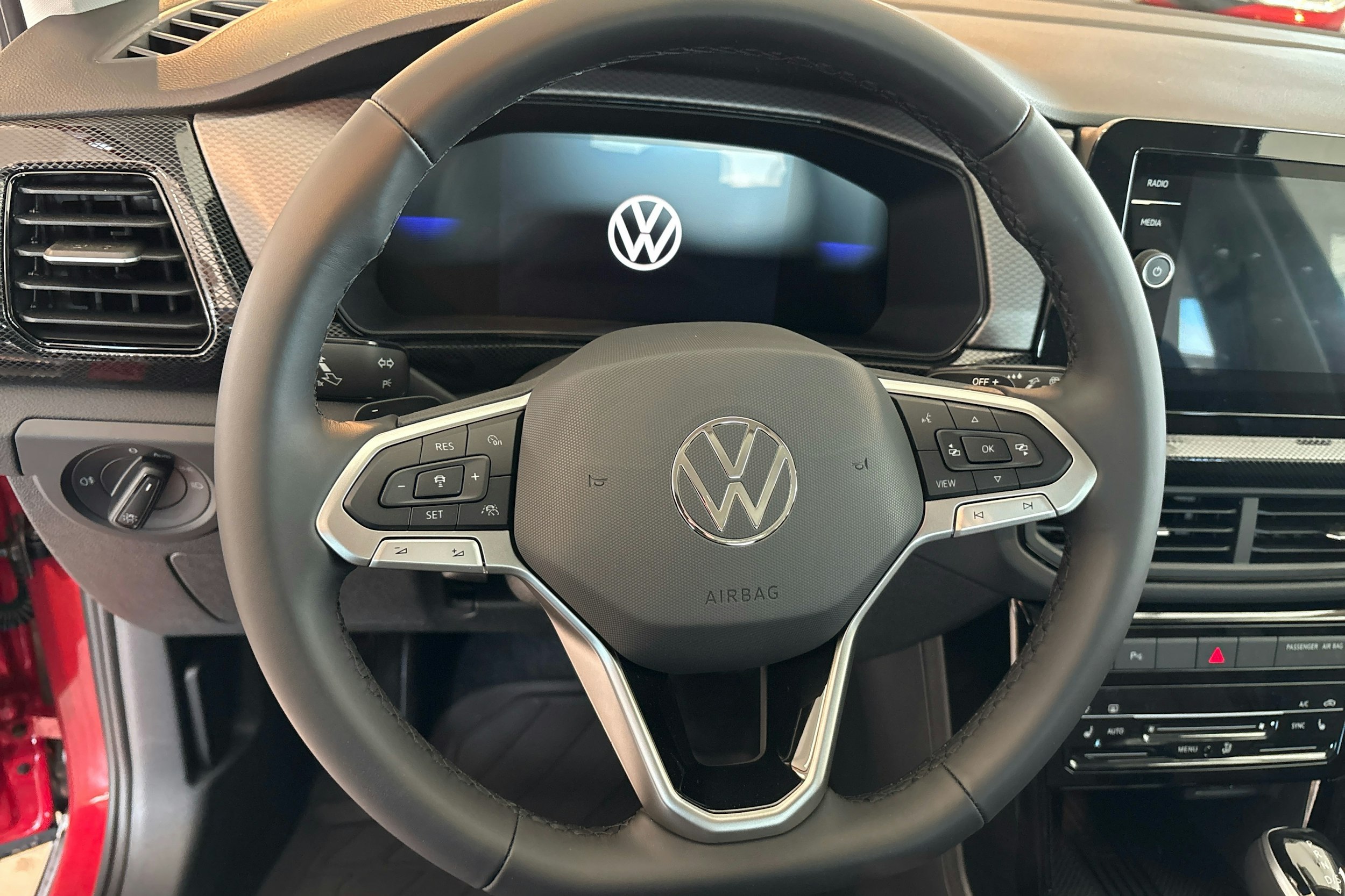 punainen Volkswagen T-Cross 2025 kuva 11.