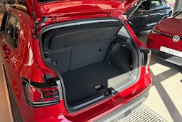 punainen Volkswagen T-Cross 2025 kuva 12.