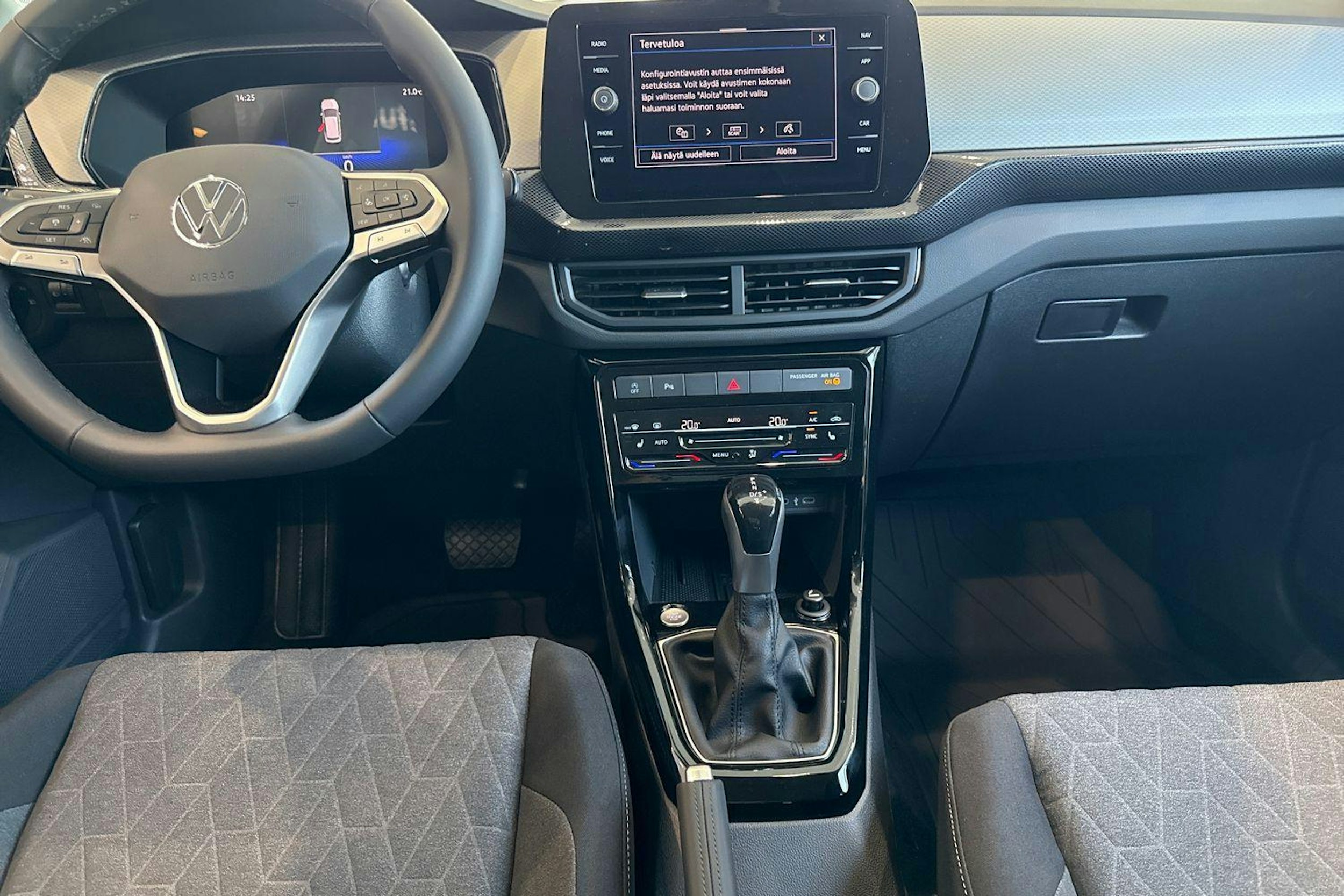 musta Volkswagen T-Cross 2025 kuva 7.