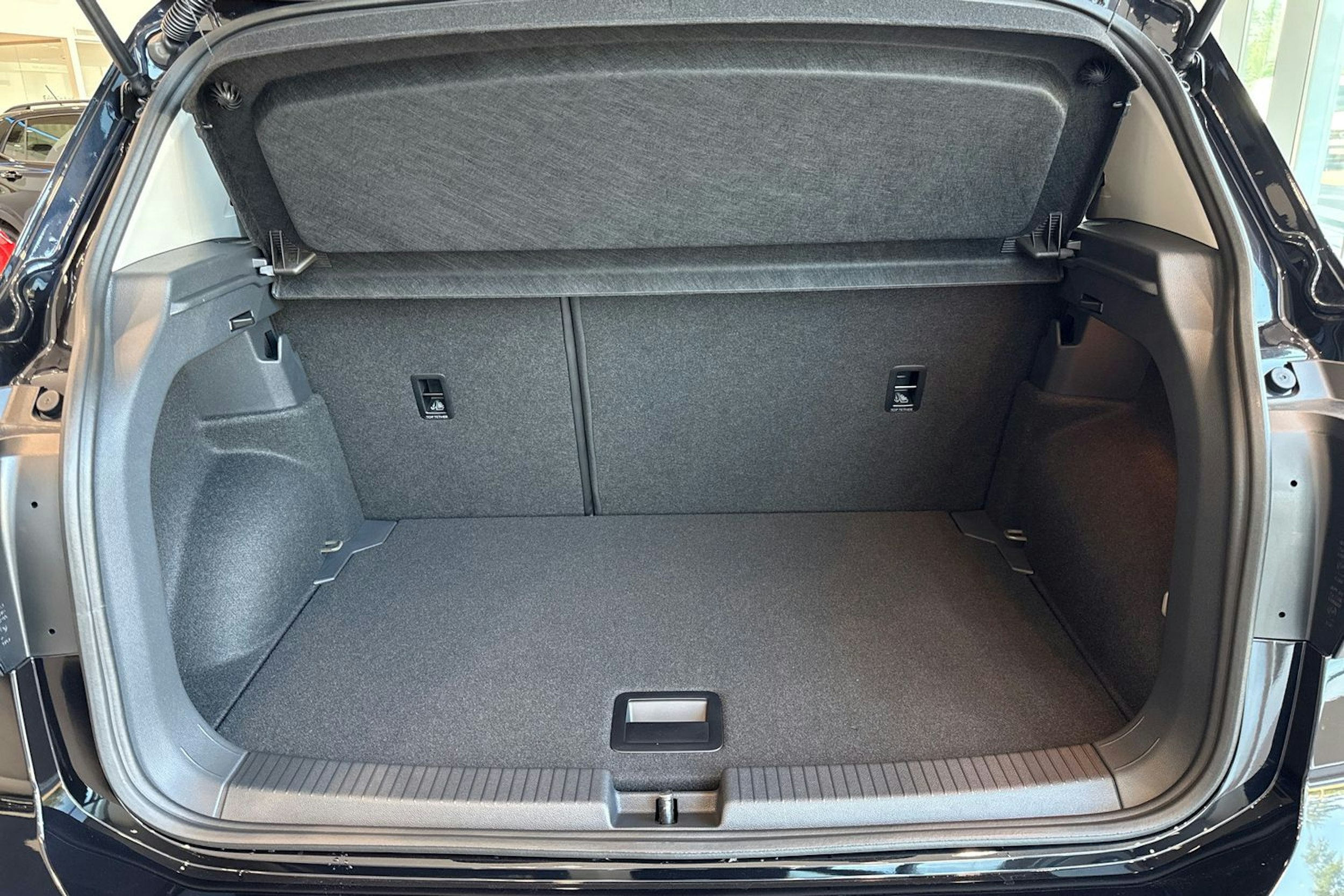 musta Volkswagen T-Cross 2025 kuva 11.