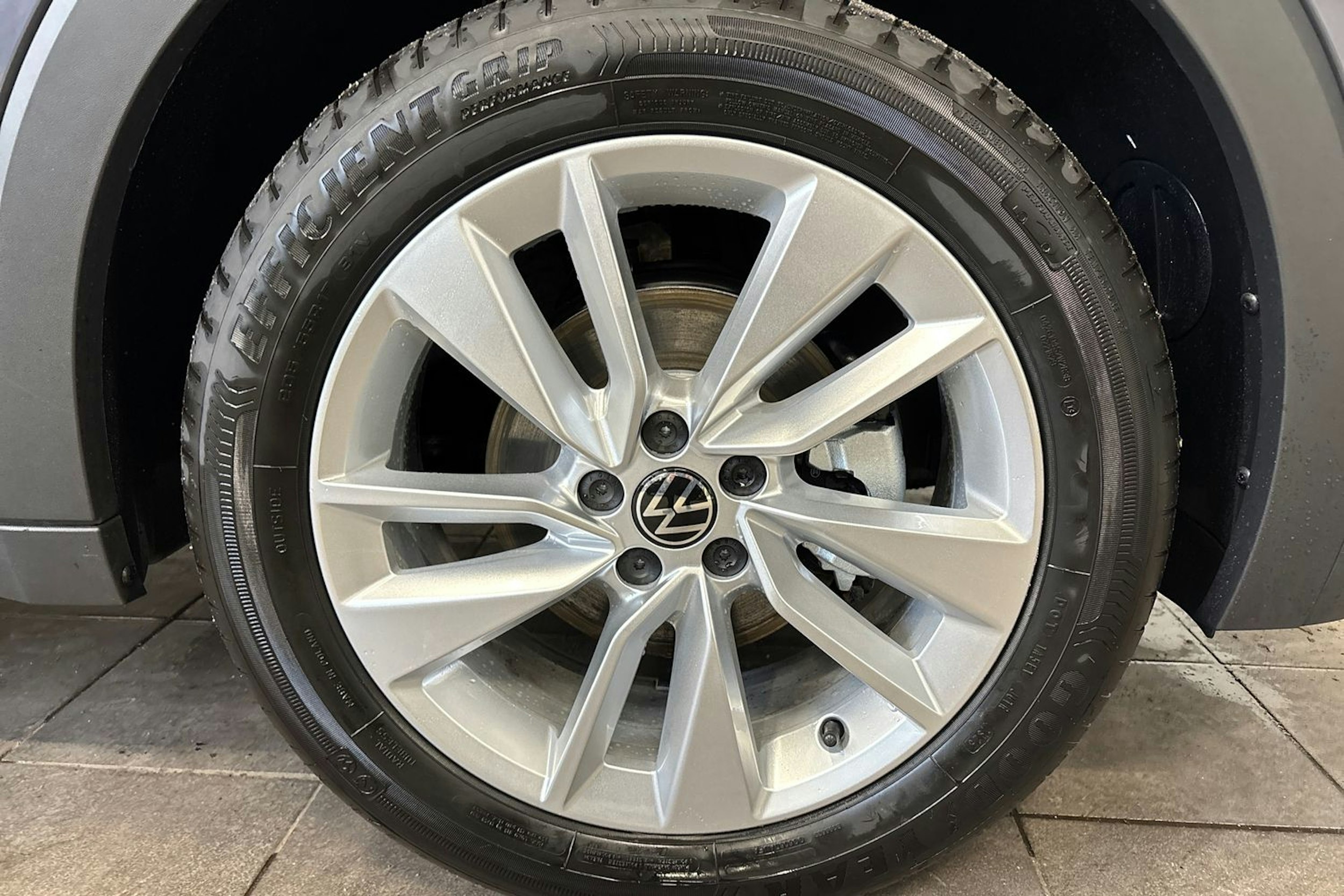 harmaa Volkswagen T-Cross 2025 kuva 10.