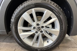 harmaa Volkswagen T-Cross 2025 kuva 10.