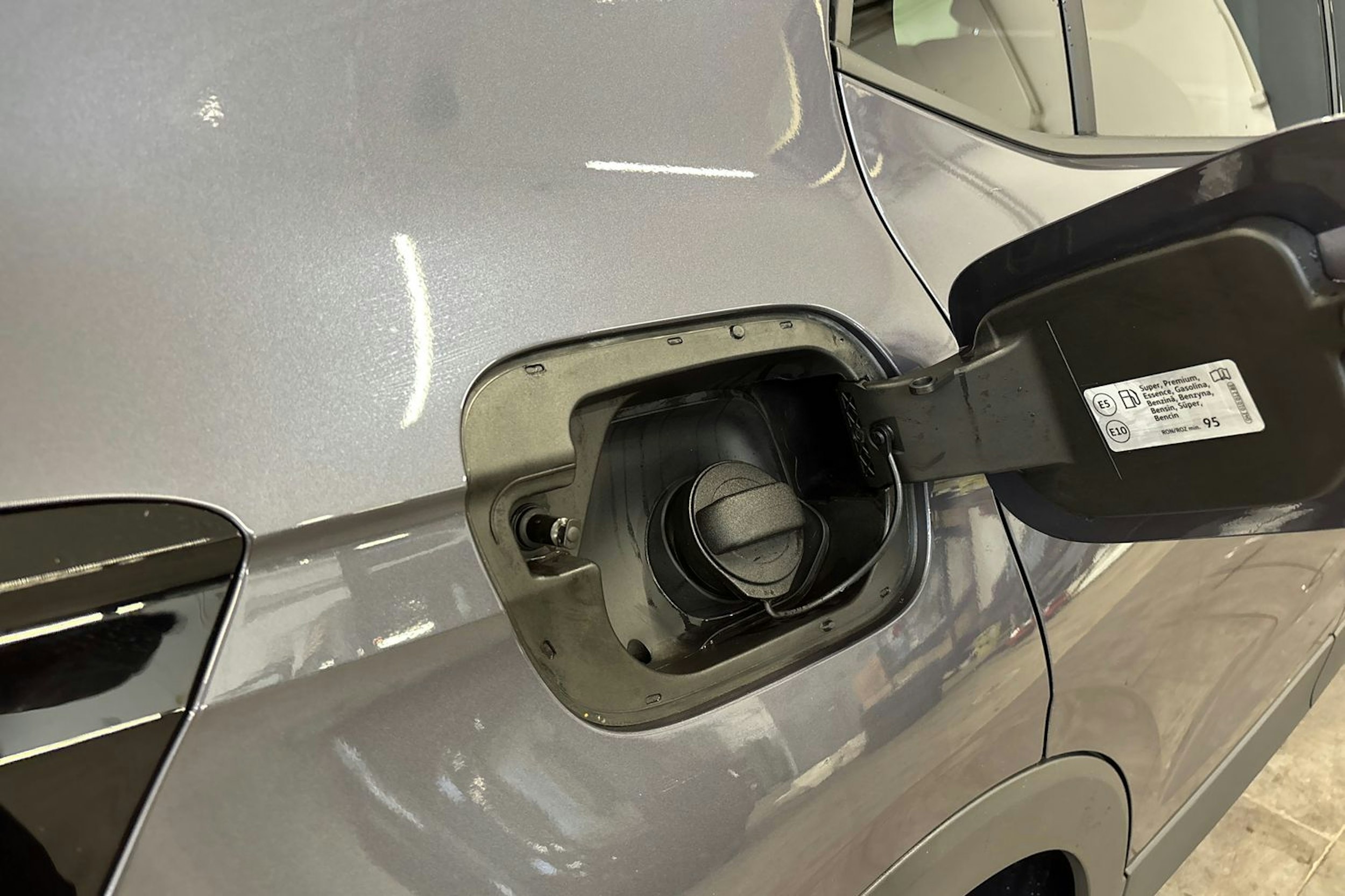 harmaa Volkswagen T-Cross 2025 kuva 15.
